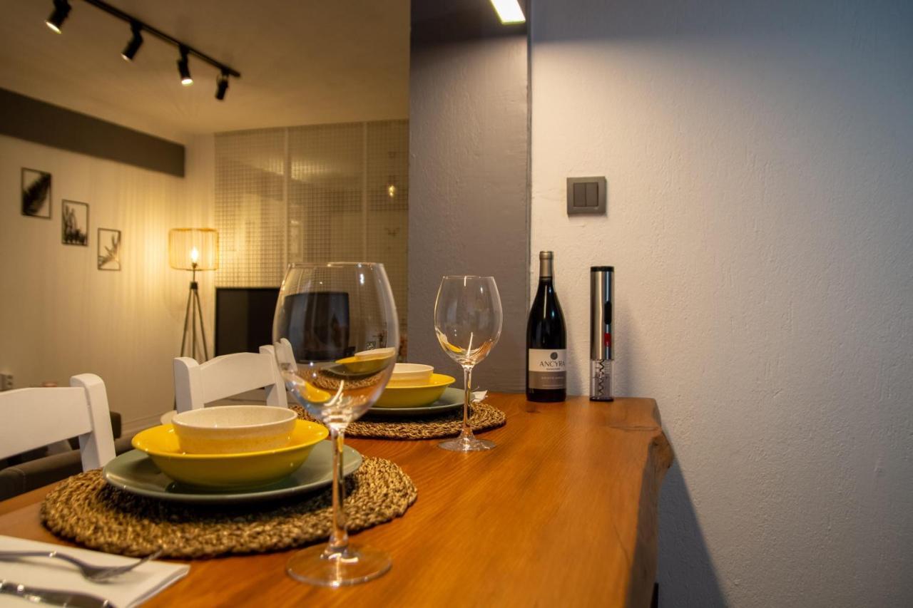 Amazing Flat Near The Coast With A Delightful Shared Terrace Close To Public Transportation In Karsiyaka Esmirna Exterior foto